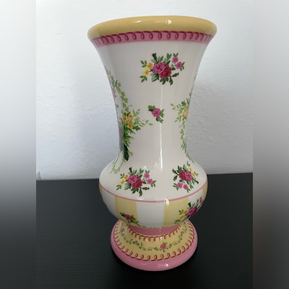 Vintage Laura Ashley Ceramic Floral Vase French Country Style. - Picture 2 of 5